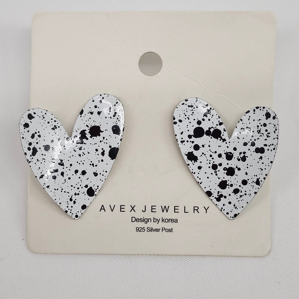 Avex Jewelry Womens White Black Splatter Paint Heart Earrings Retro Artsy Mod